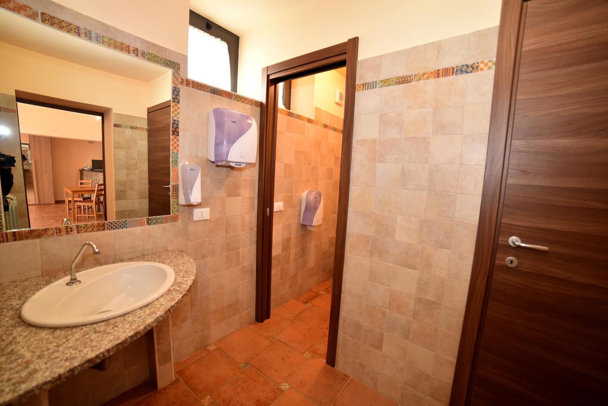 Air B&B Pleasant Moments Болсена Екстериор снимка