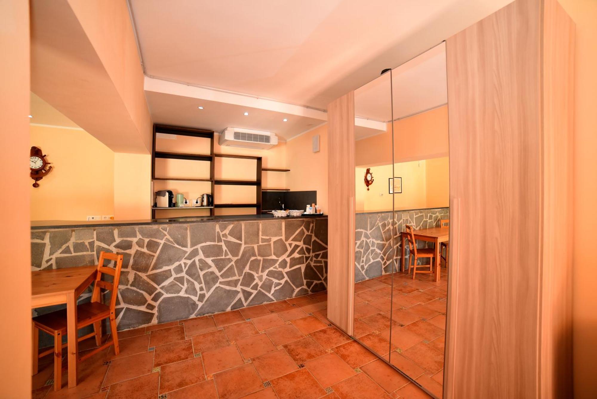 Air B&B Pleasant Moments Болсена Екстериор снимка